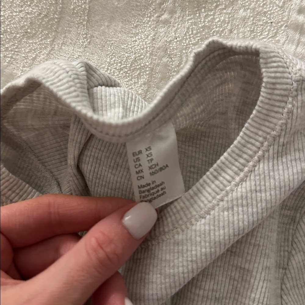 H&m cropped Light Gray Ribbed Short Sleeve Tee - Picture 5 of 5
